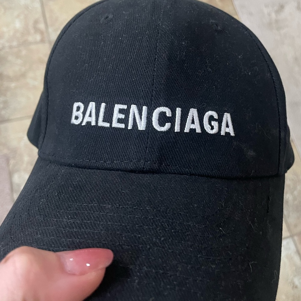 Balenciaga classic cap in black with embroidered logo